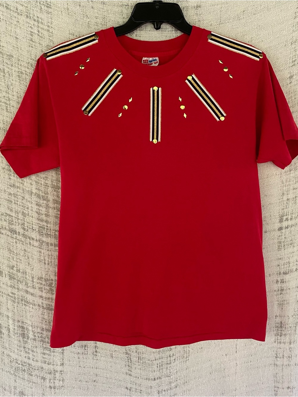 Vintage Hanes Red Cotton Blend T-Shirt w Gold/Black Striped Embellishments SizeL